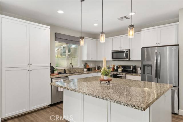 Murrieta, CA 92563,30589 Ticonderoga Court