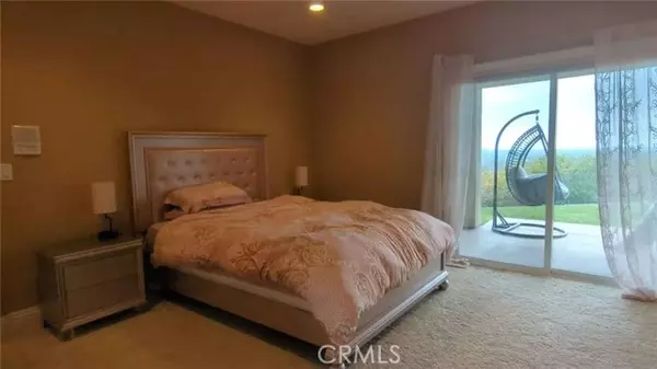 Fallbrook, CA 92028,3335 Red Mountain Heights Drive