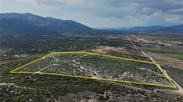 Anza, CA 92539,4 Indian Road