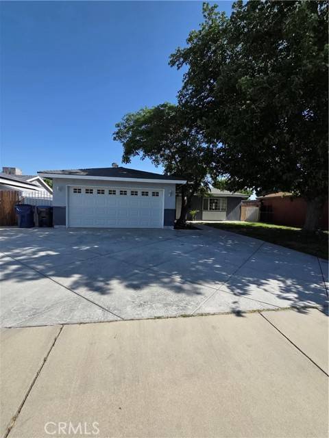 355 Woodlark Street, Lancaster, CA 93535