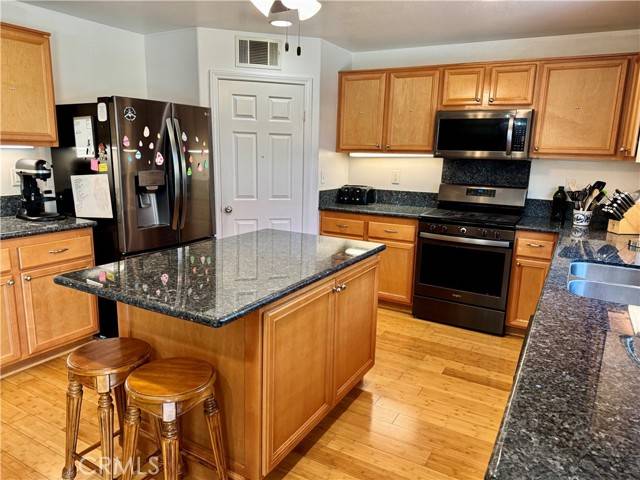Lake Elsinore, CA 92532,45002 Thalia Lane