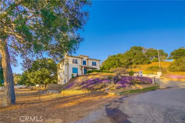 2424 Gird Road, Fallbrook, CA 92028
