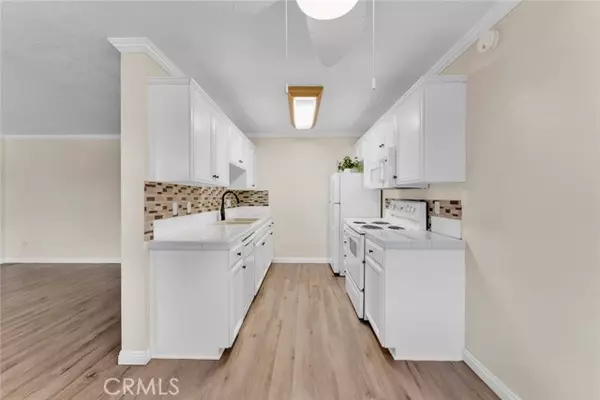 Escondido, CA 92027,2041 E Grand Ave