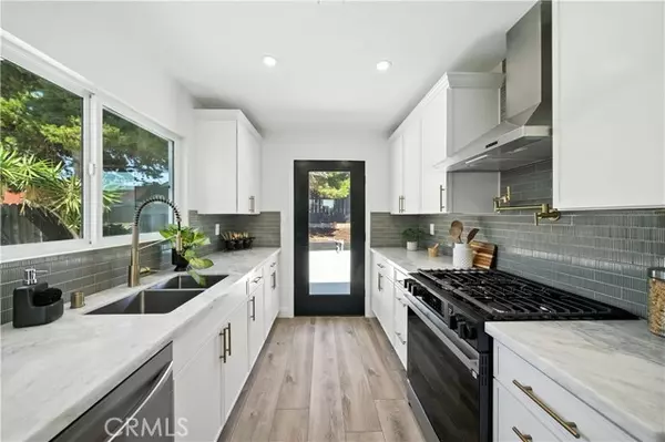 5243 Tara Place, San Diego, CA 92117