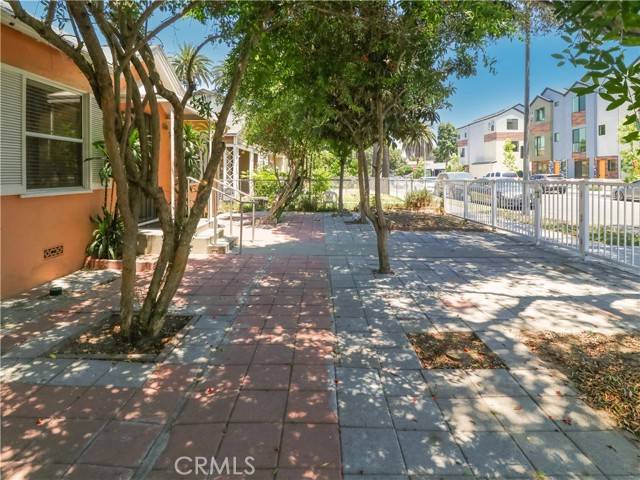 Long Beach, CA 90805,5863 Linden Avenue