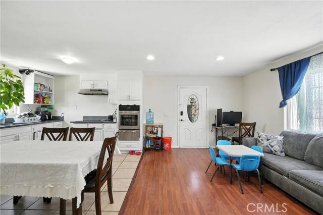 Los Angeles, CA 90059,711 East 118th Street