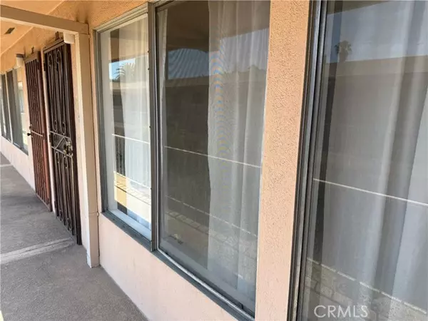 527 Cedar Avenue, Long Beach, CA 90802