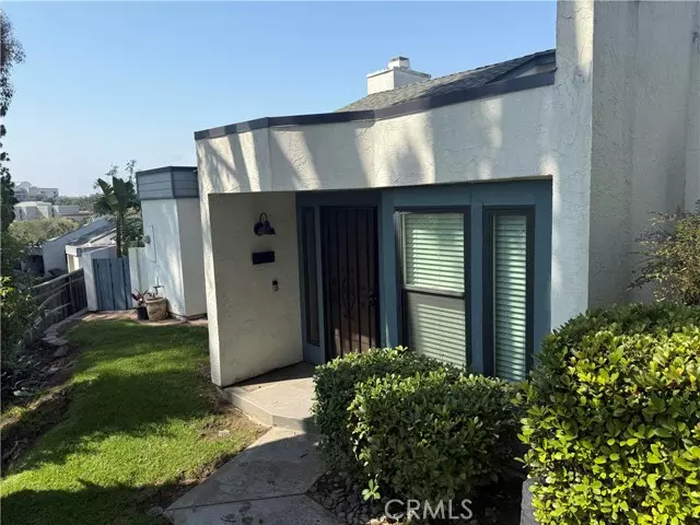 Vista, CA 92083,135 Bronze Way
