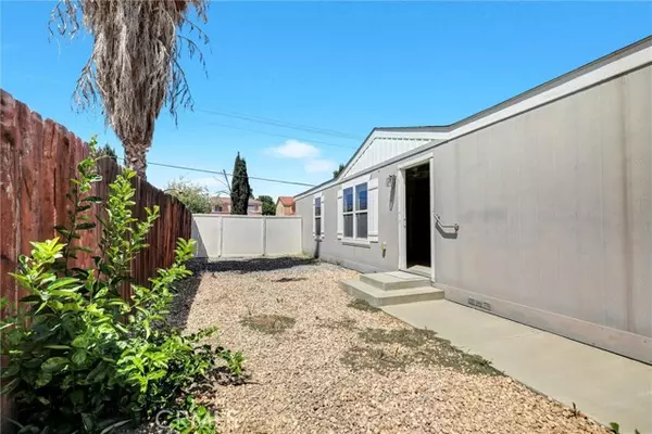 Hemet, CA 92545,995 Santa Teresa Way