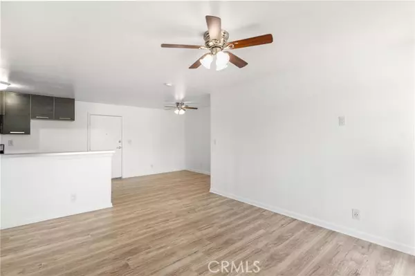 Canoga Park, CA 91303,7254 Vassar Ave