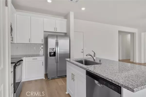 Apple Valley, CA 92307,14896 Desert Lily