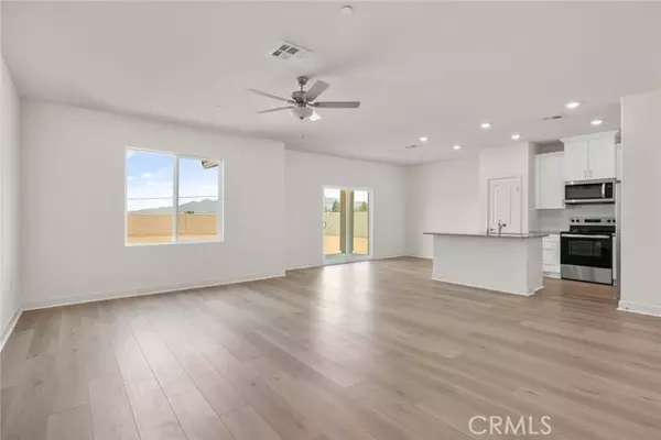 Apple Valley, CA 92307,14896 Desert Lily