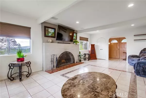 La Mesa, CA 91941,10549 Queen Avenue