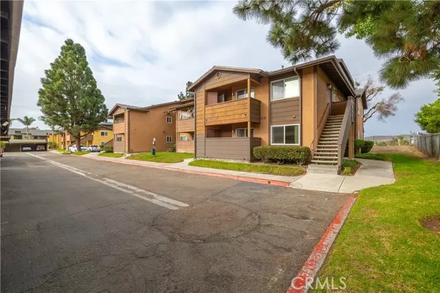 Oceanside, CA 92057,517 Calle Montecito