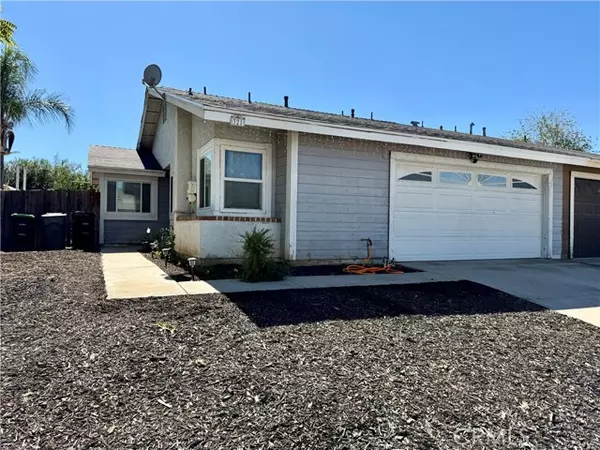 321 Red Cedar, Perris, CA 92570