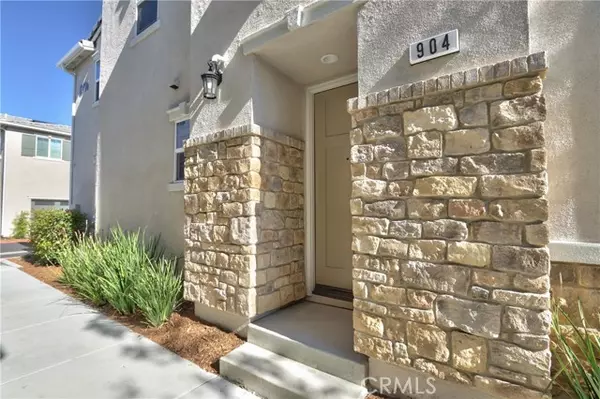 Murrieta, CA 92562,41976 Isadora