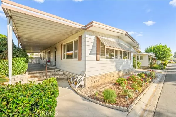 Yorba Linda, CA 92886,3738 LAKE SIDE