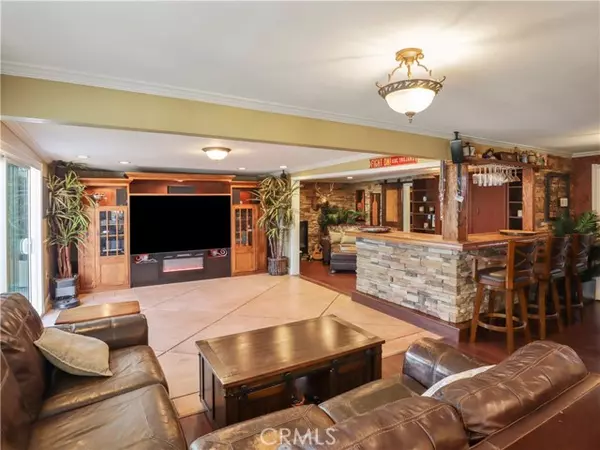 2425 Heather Avenue, Long Beach, CA 90815