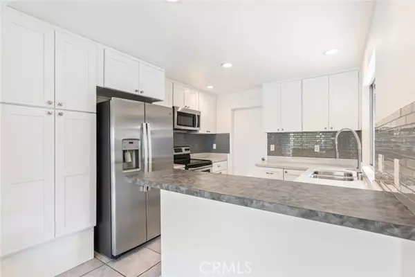 San Diego, CA 92111,6273 Caminito Juanico