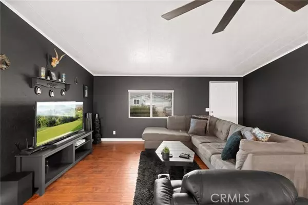 Corona, CA 92883,10421 Stageline