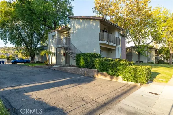 2536 White Oak, Escondido, CA 92027