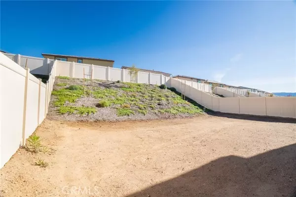 Lake Elsinore, CA 92532,19508 Hanging Rock Rd.