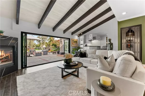 Calabasas, CA 91302,4420 Park Jazmin