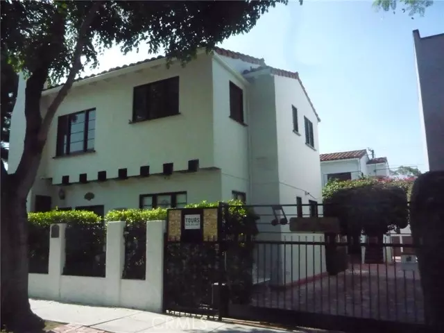 8214 Norton Avenue, West Hollywood, CA 90046