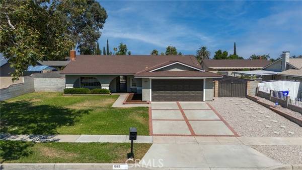 689 North Beechwood Avenue, Rialto, CA 92376