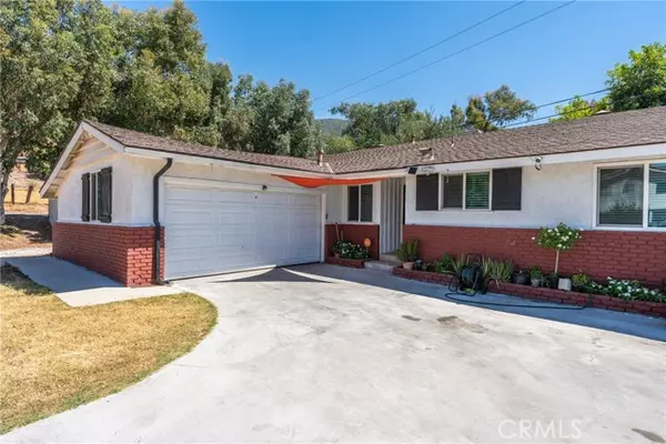 925 Knoll,  Devore,  CA 92407