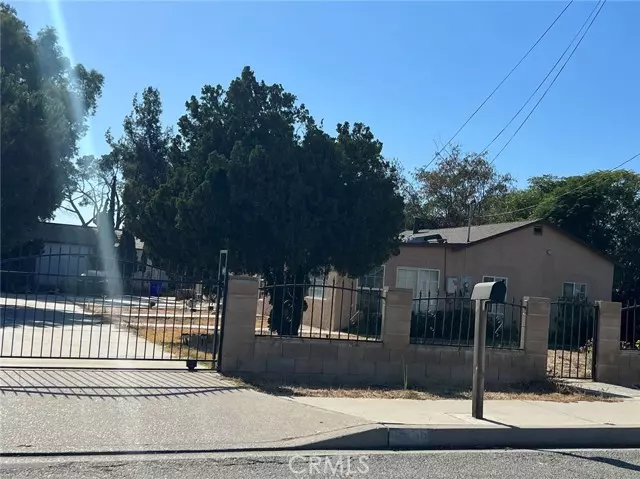 Fontana, CA 92335,8636 Cypress Avenue