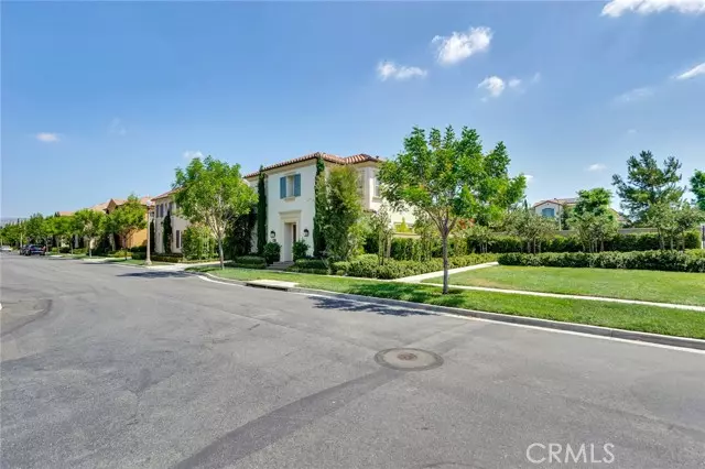 Irvine, CA 92620,70 Thornapple