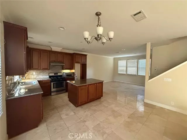 Los Alamitos, CA 90720,3776 Green Avenue