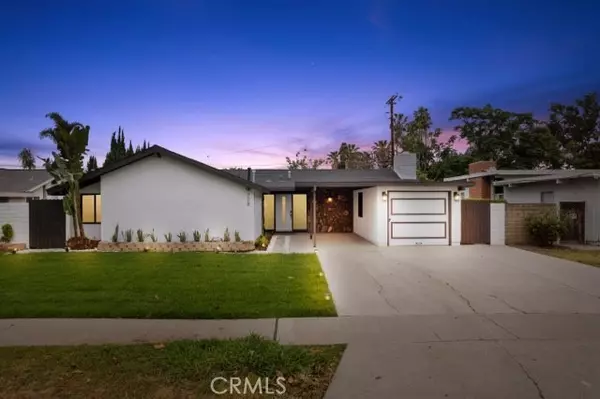 728 West Maplewood Avenue, Fullerton, CA 92832