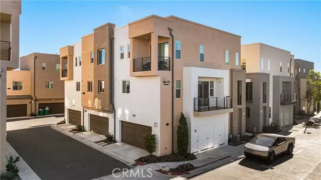 Irvine, CA 92618,171 Cadence