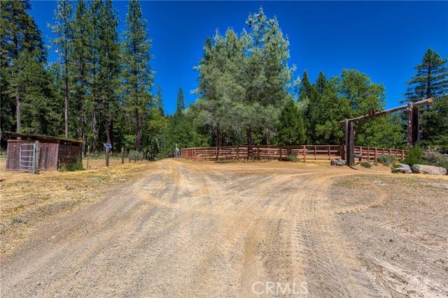 Outside Area (inside Ca), CA 95552,111 Fs Road 1s14