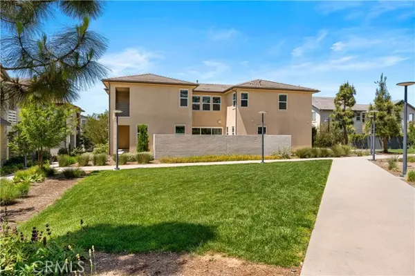 Irvine, CA 92618,242 Chorus