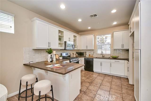 Ontario, CA 91764,2910 East Via Terrano