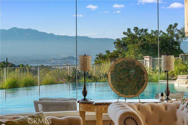 423 Cleveland Way, Corona, CA 92881