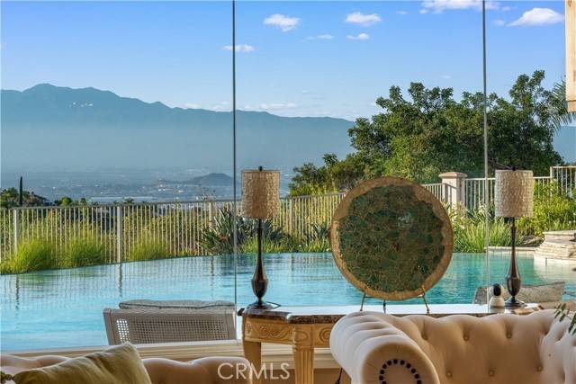 423 Cleveland Way, Corona, CA 92881