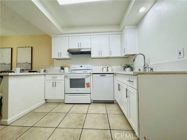 Tustin, CA 92780,1881 Mitchell Avenue