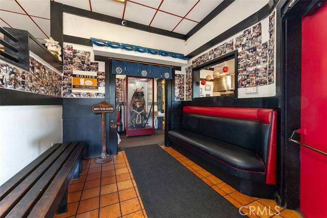 Upland, CA 91786,320 W Foothill Blvd