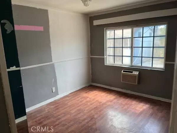 Reseda, CA 91335,6670 Aura Avenue