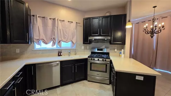 Pomona, CA 91766,17 Blackbird Lane