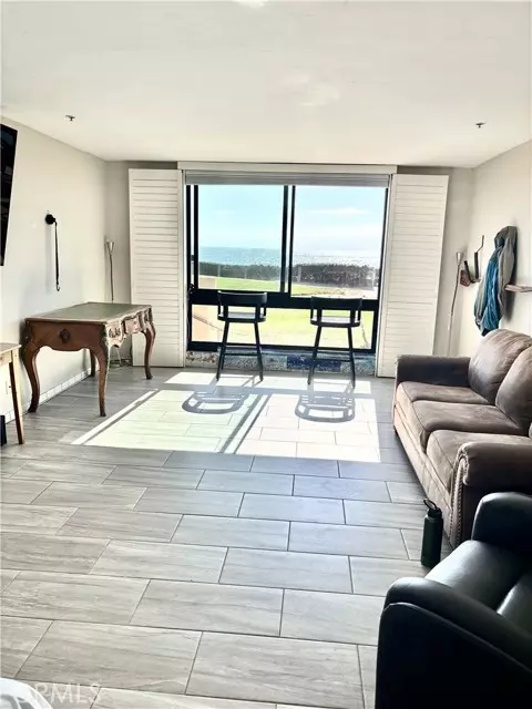 San Diego, CA 92109,4667 Ocean Boulevard