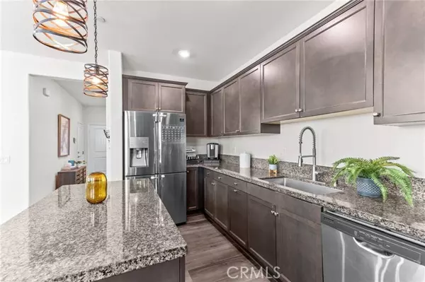 Eastvale, CA 92880,5873 Oatfield Avenue