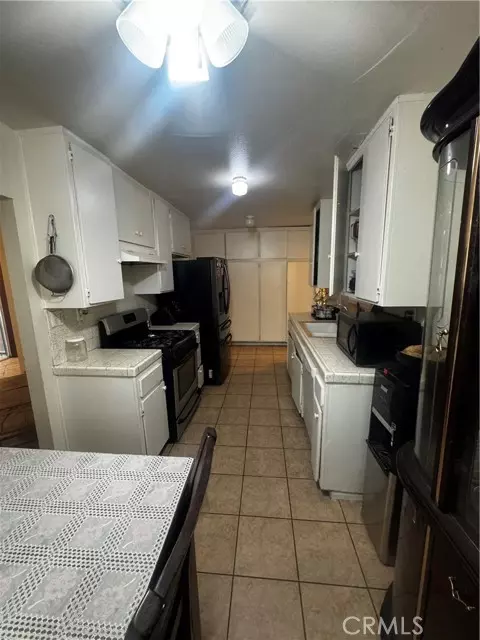 Riverside, CA 92507,2571 12th St