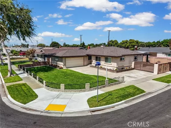 913 Meade Avenue, Fullerton, CA 92833