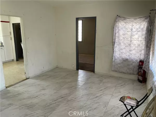 Highland, CA 92404,6994 Elmwood Road