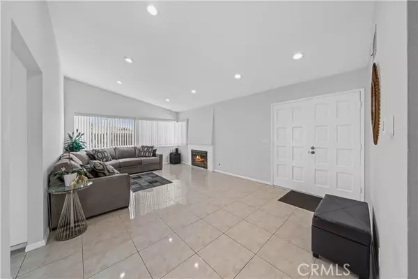 San Diego, CA 92126,8141 Calle Nueva